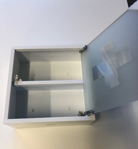 Metalen apotheekkast met glazen deur 30x30x12